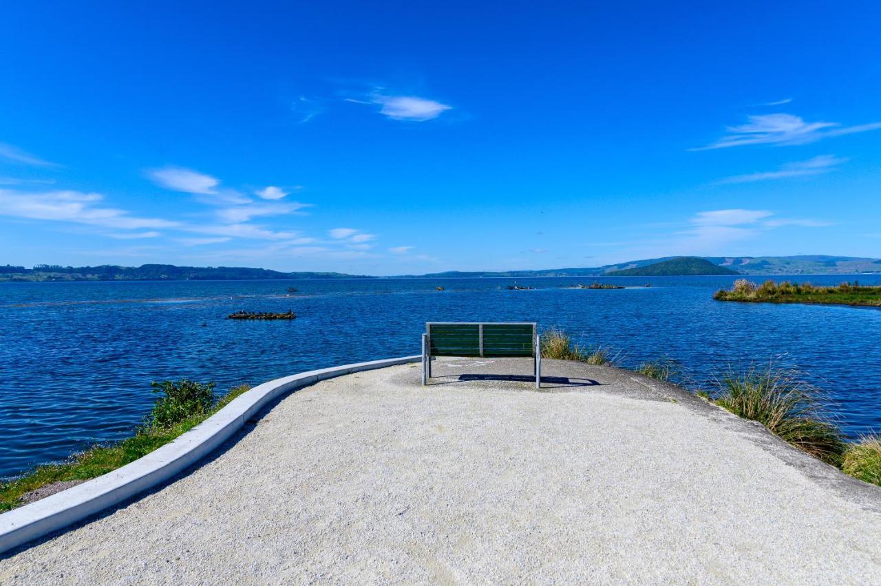 Ngongotaha Lakeside Lodge Экстерьер фото